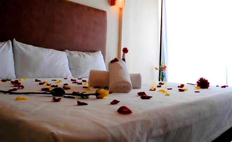 White Boutique Hotel