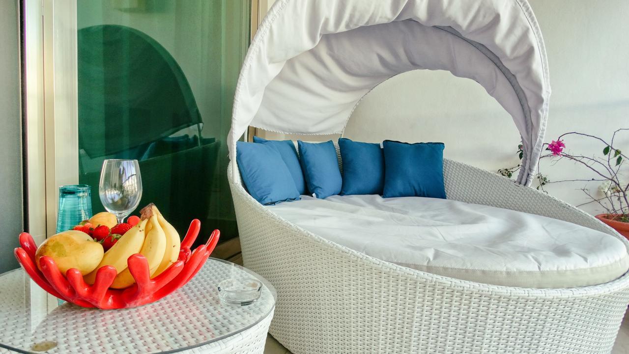 Apartment Luxurious & In Playa Steps From The