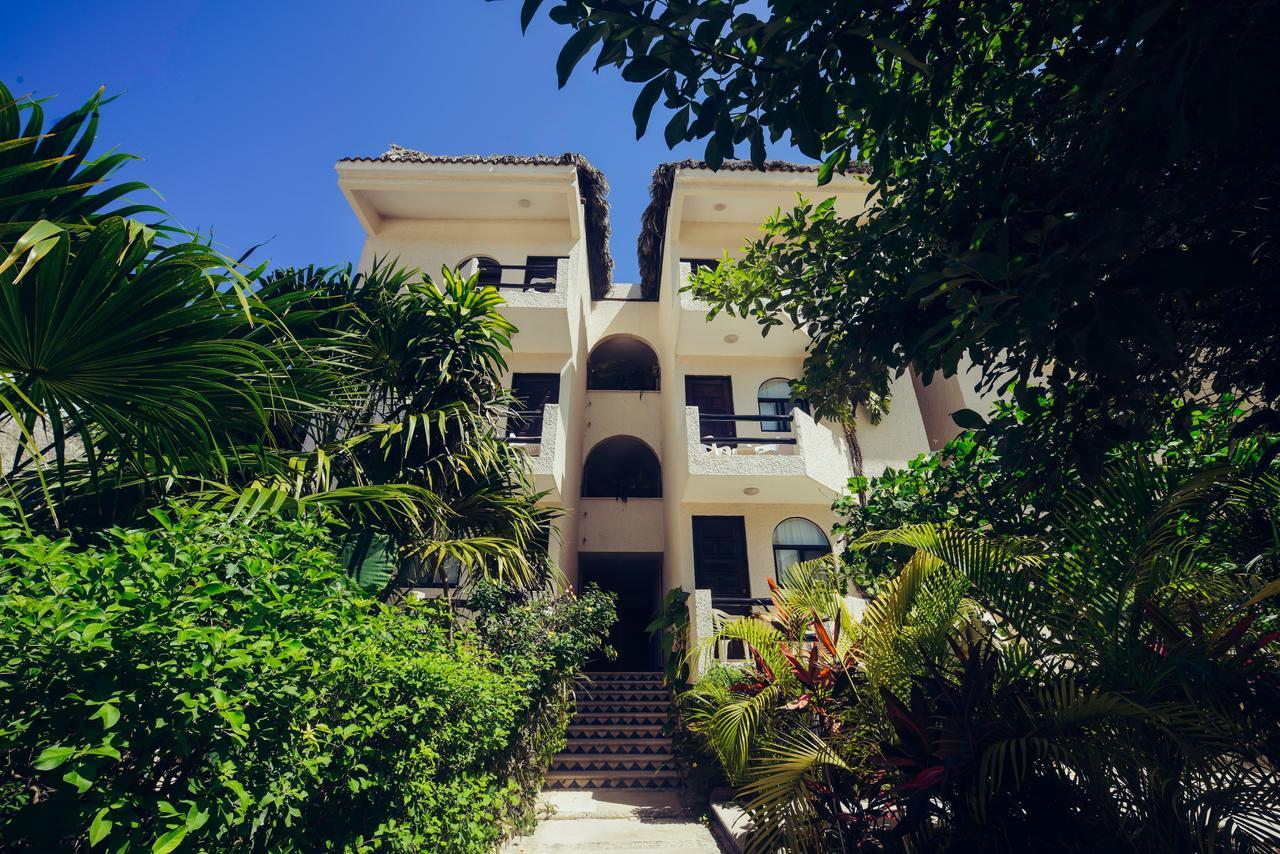 Aquatech Derosa Apartahotel Akumal