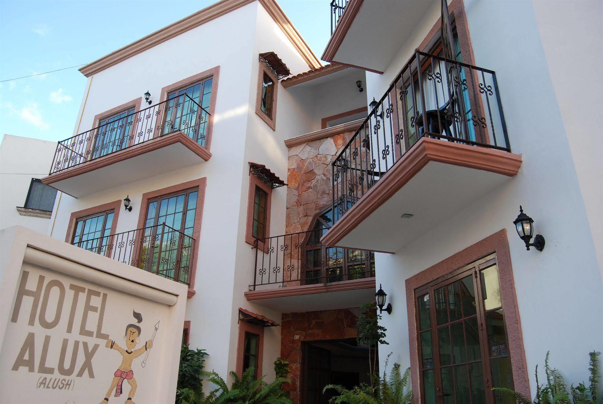 Hotel Alux 2*
