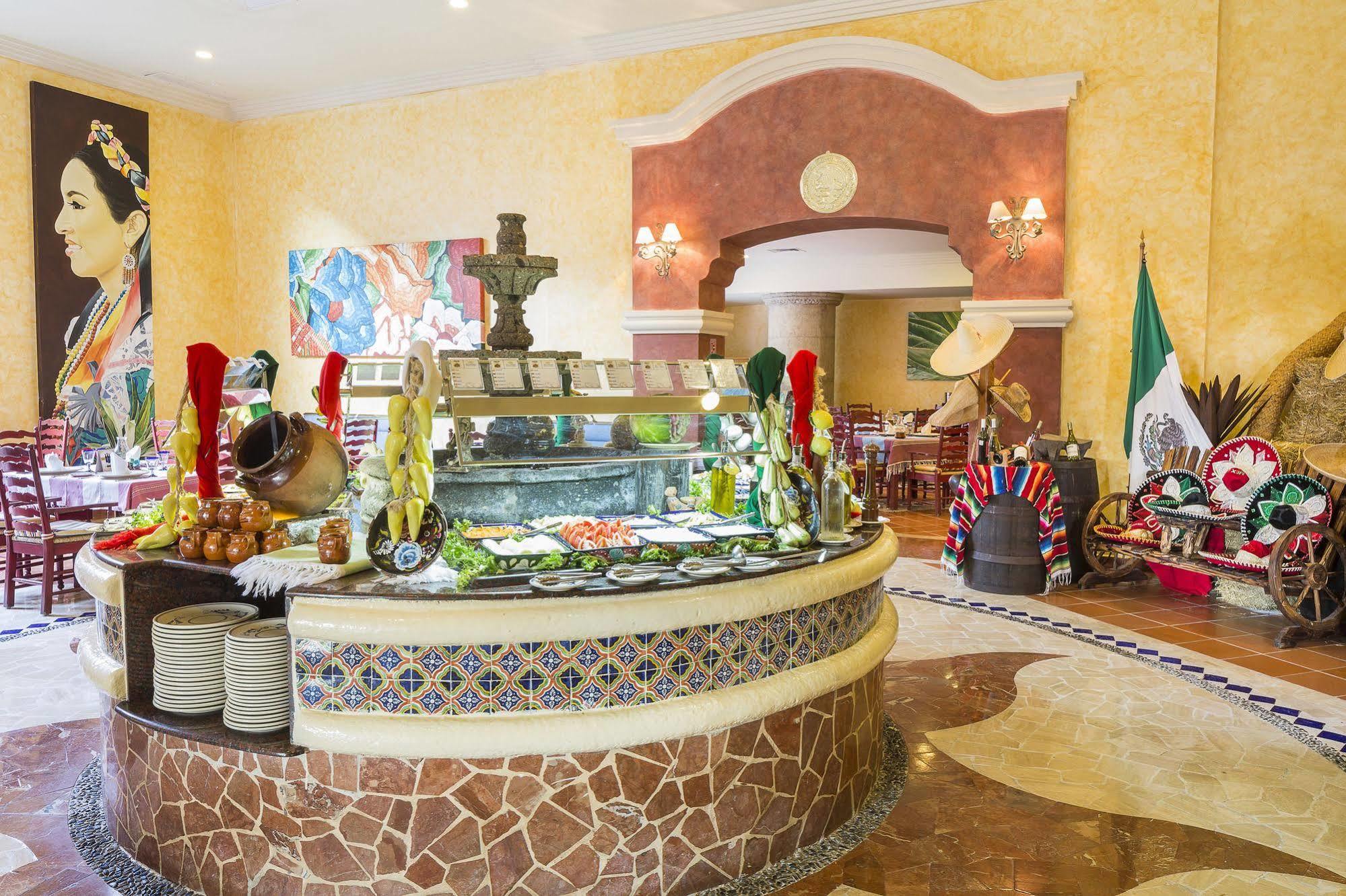 Resort Grand Palladium Colonial & 5*