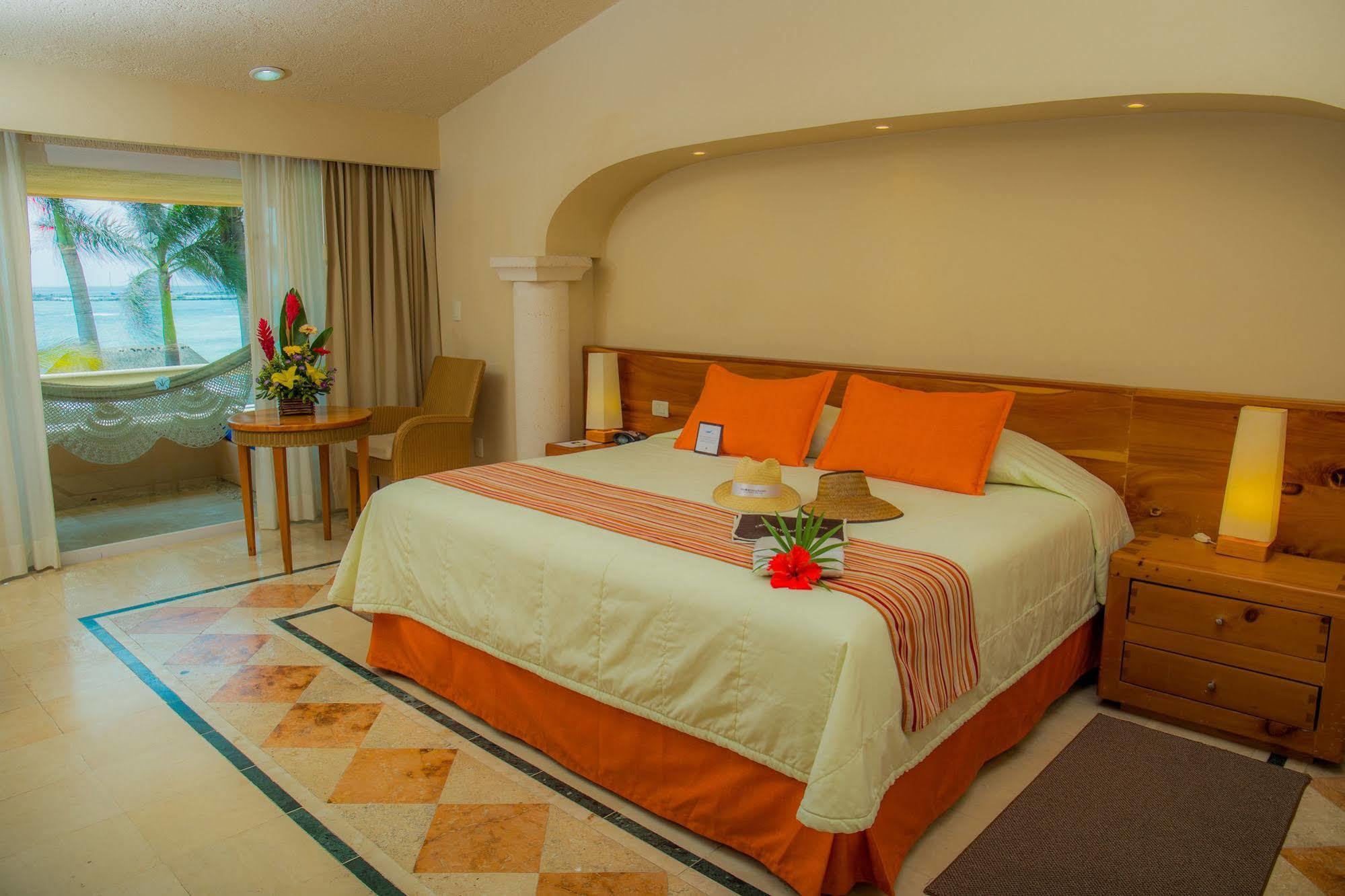 & Club 5* Puerto Aventuras