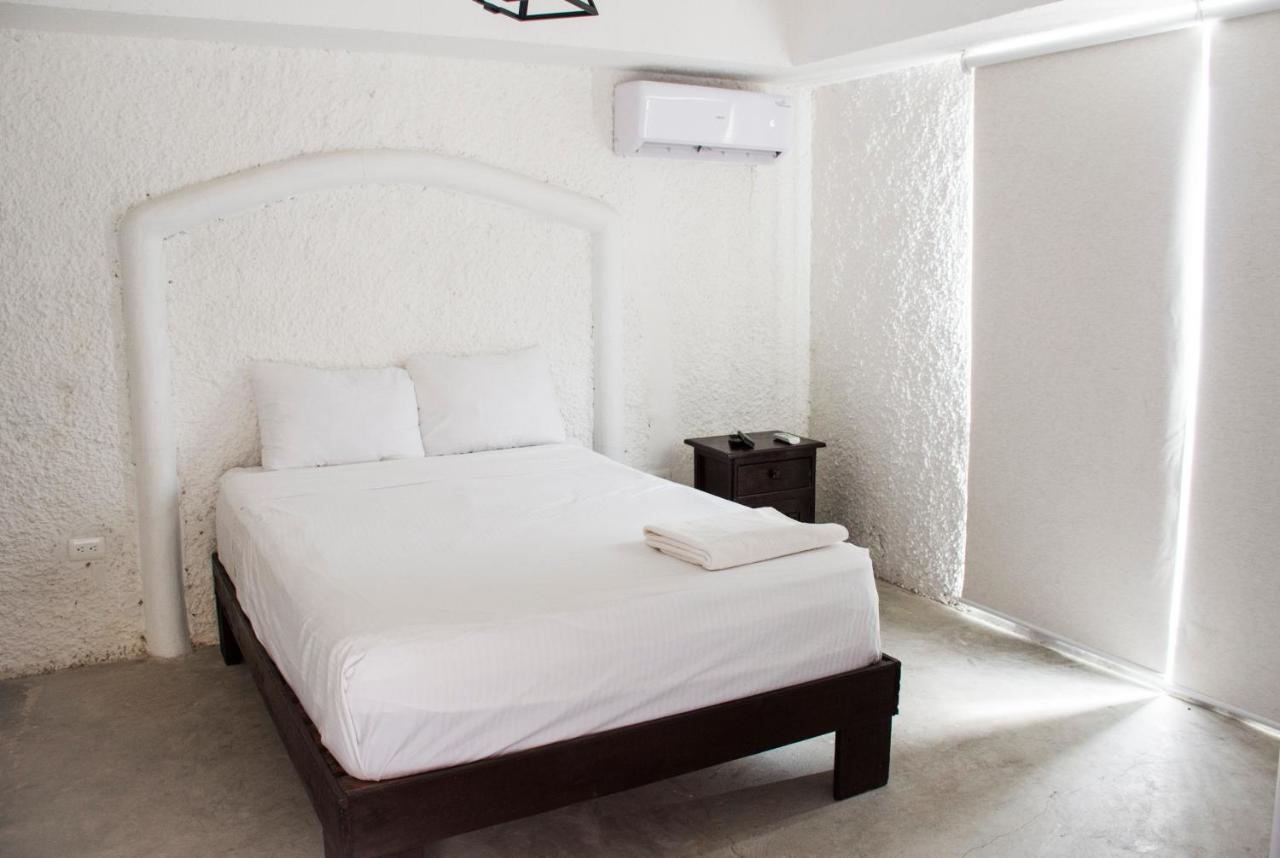 Luna Maya Hotel