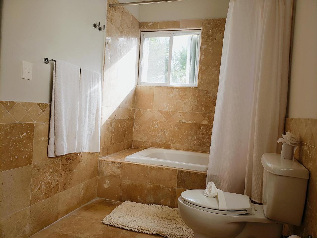 Susana Beach Front House Bed & Breakfast Puerto Aventuras