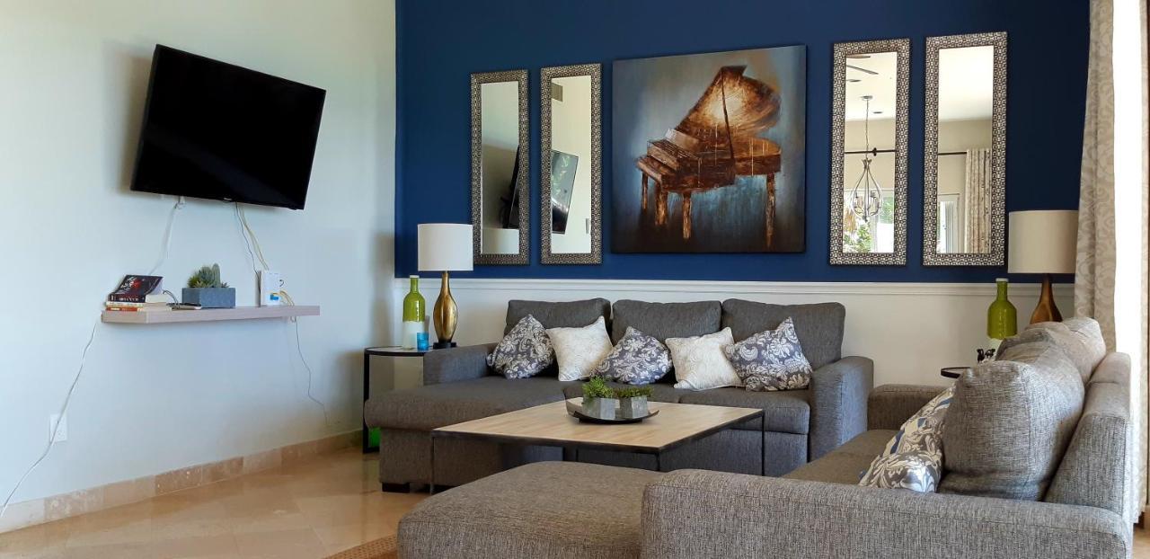 Susana Beach Front House Bed & Breakfast *