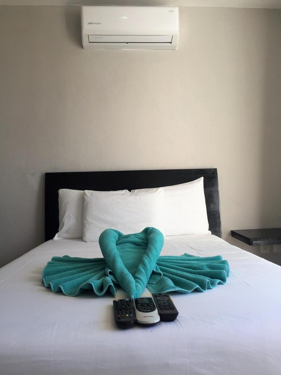 Apartahotel La Playa 3*
