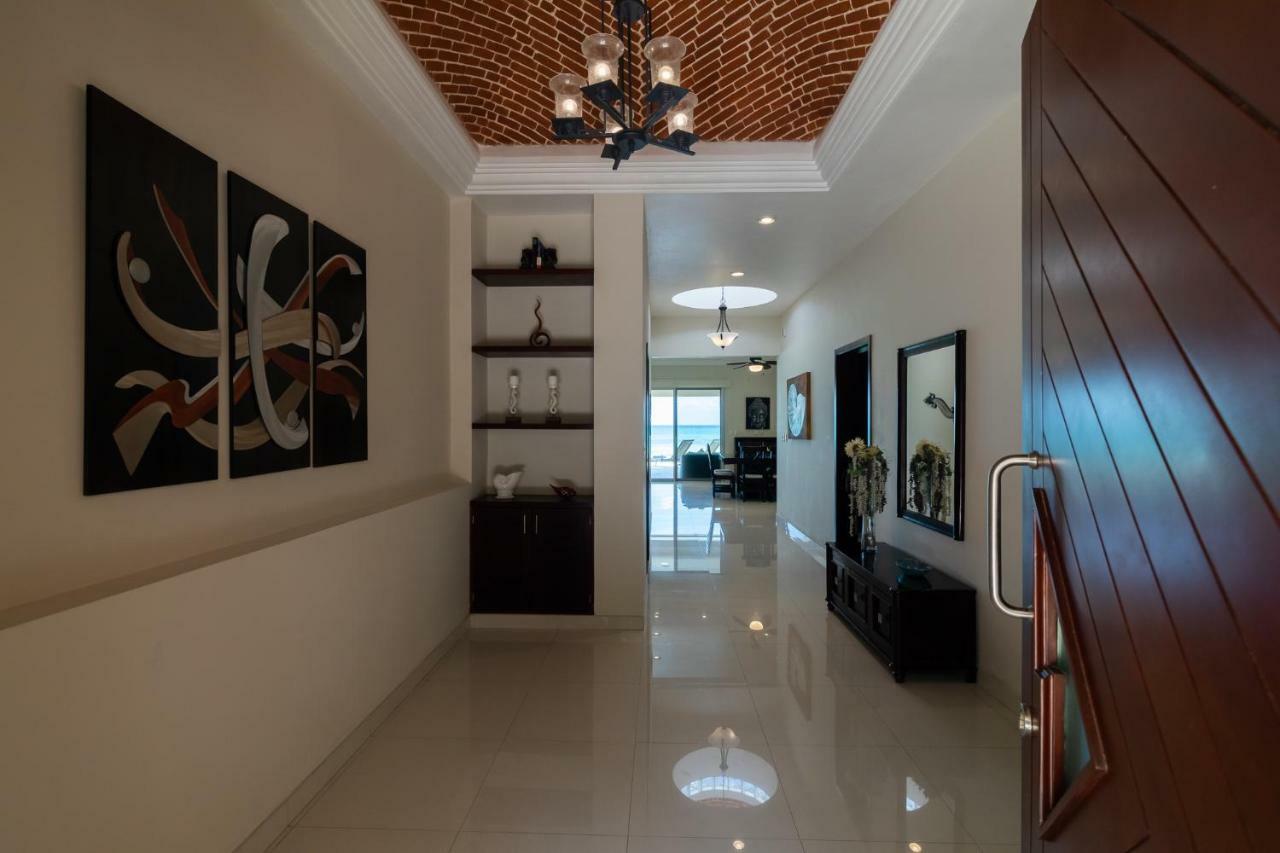 Villa Casa Joya Del Mar - Oceanfront For 10 - Playa Paradise