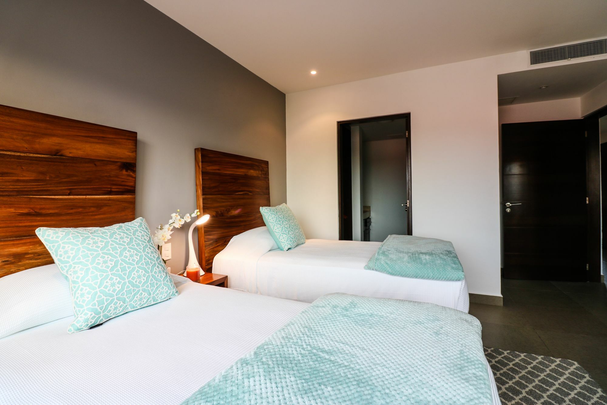 Vaiven Ph21 - Luxury 3br Penthouse In Quiet Resort,sleeps 6!