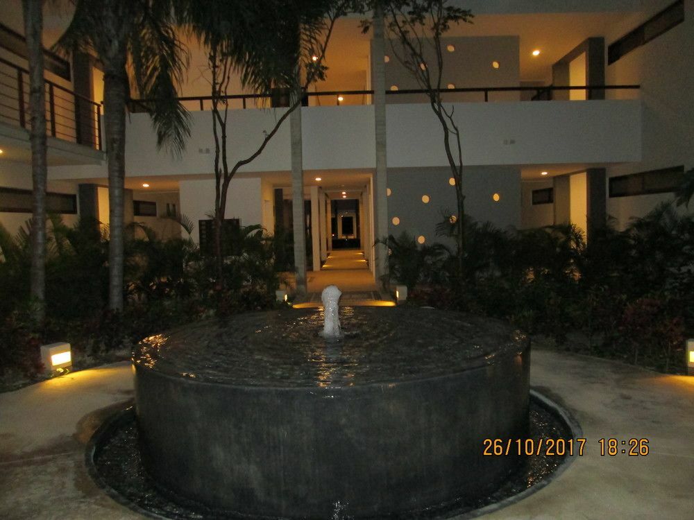 Tao In Tulum Country Club-bahia Principe, Screened Corner Balcony, And Golf Club Access Akumal