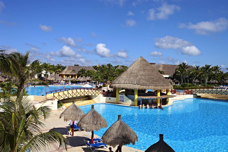 Bahia Principe Vacation - Five-bedroom House Akumal