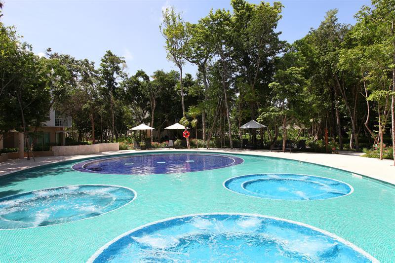 Bahia Principe Vacation - Five-bedroom House Akumal
