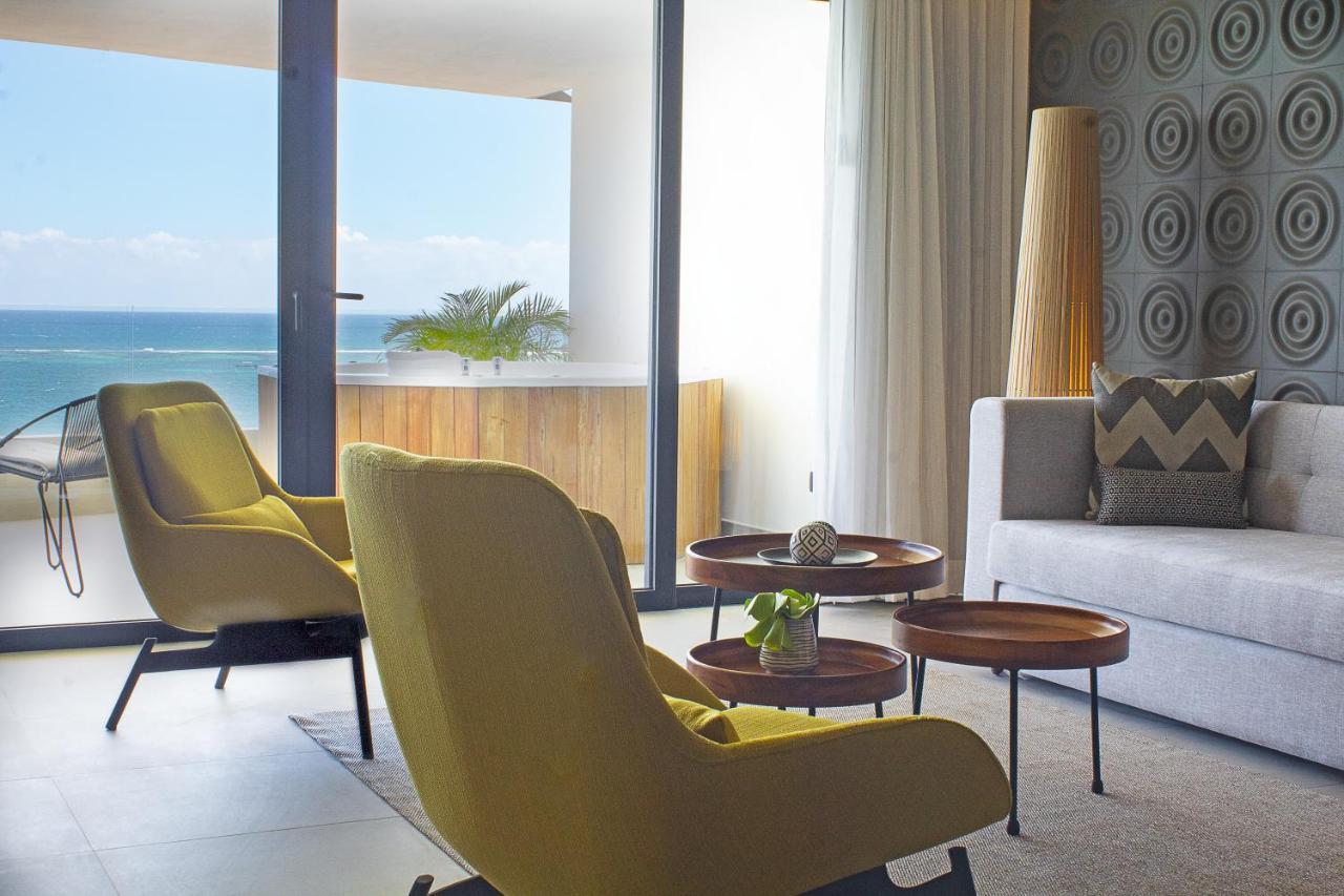 The Fives Oceanfront Puerto Morelos