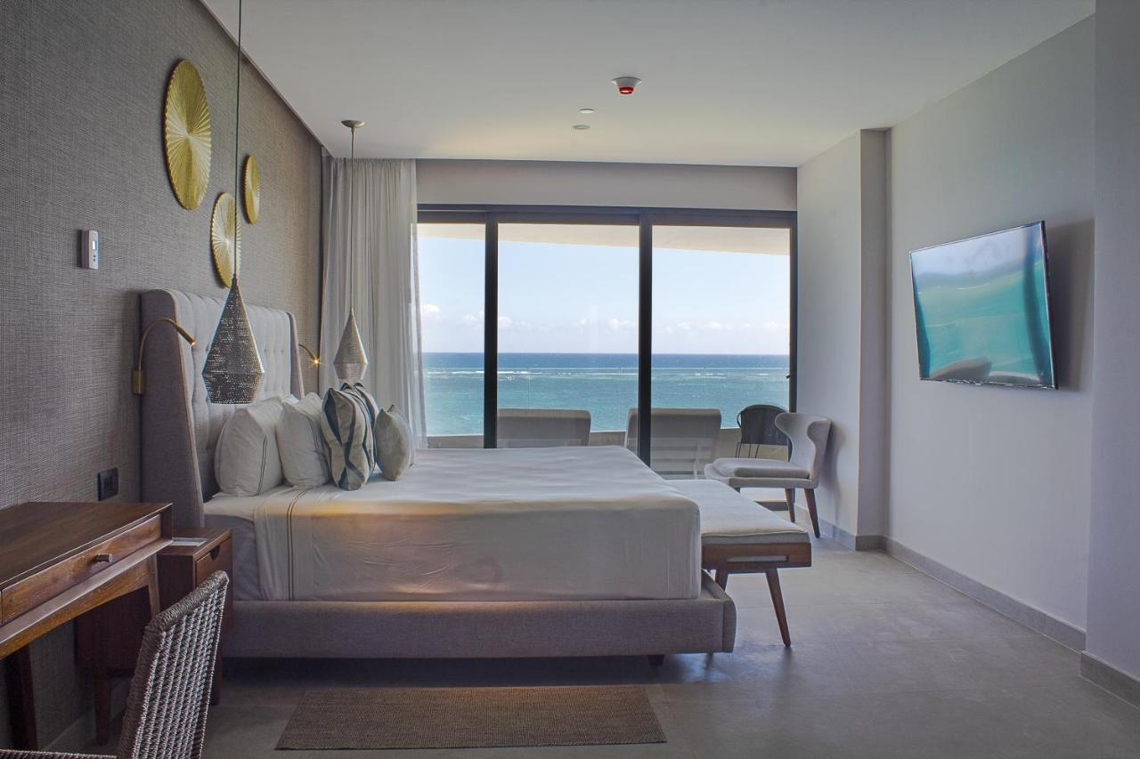 The Fives Oceanfront Puerto Morelos