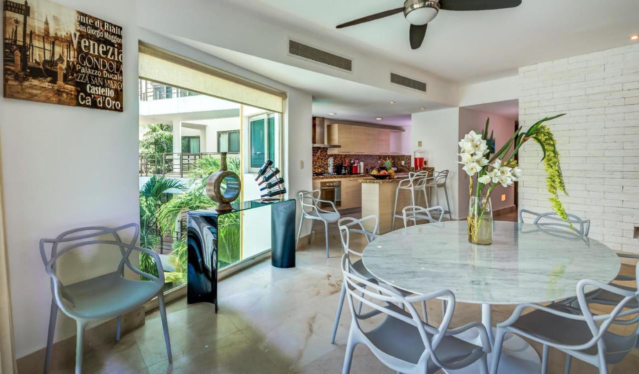 Apartment Luxurious & In Playa Steps From The