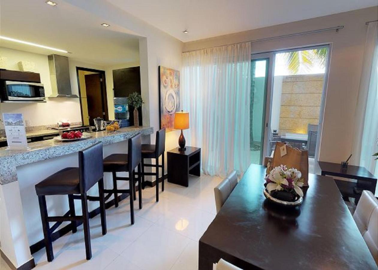 Oasis12 By Playa Moments *