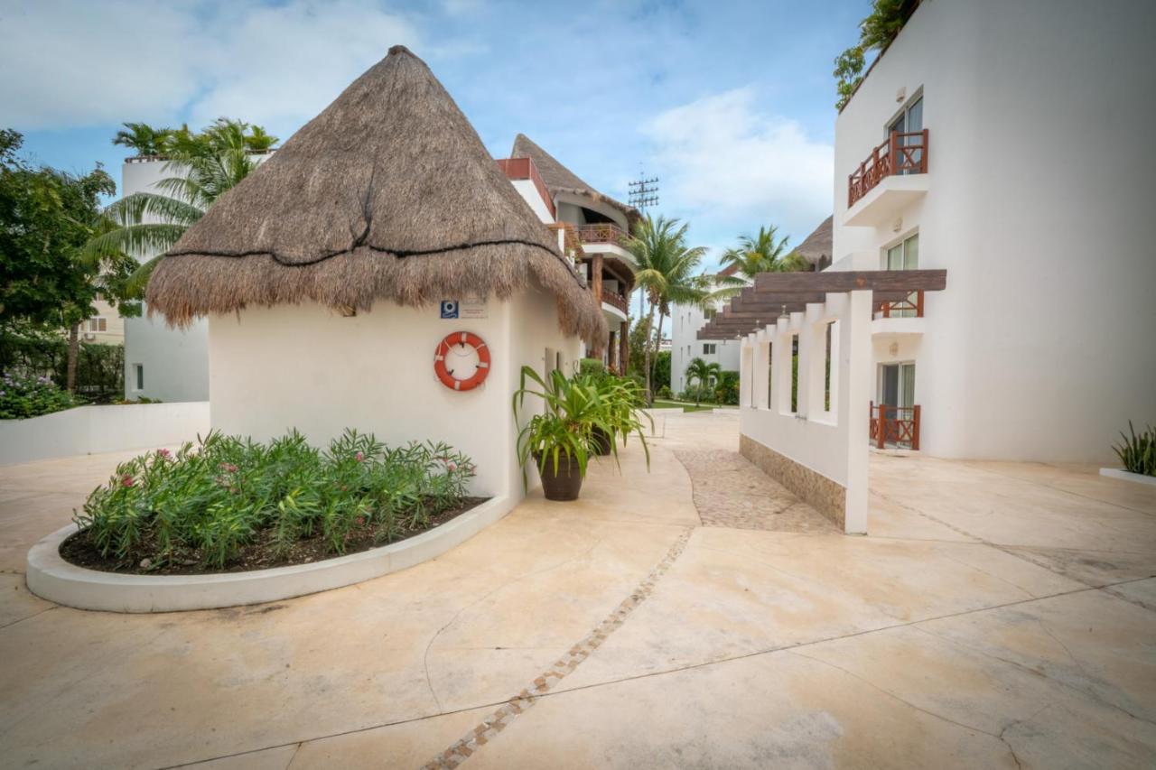 Apartment Penthouse Wayak 302 - Luxury, Private Pool, Maid Service, High End Art - At Quadra Alea