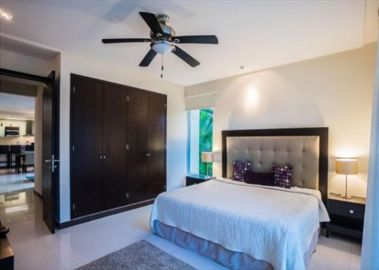 Oasis12 By Playa Moments *