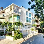 La Vista By Las Flores