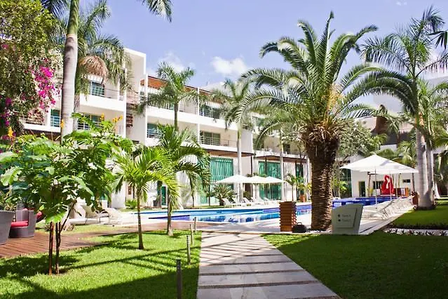 Via 38 - Luxury Condo Close To The Beach
