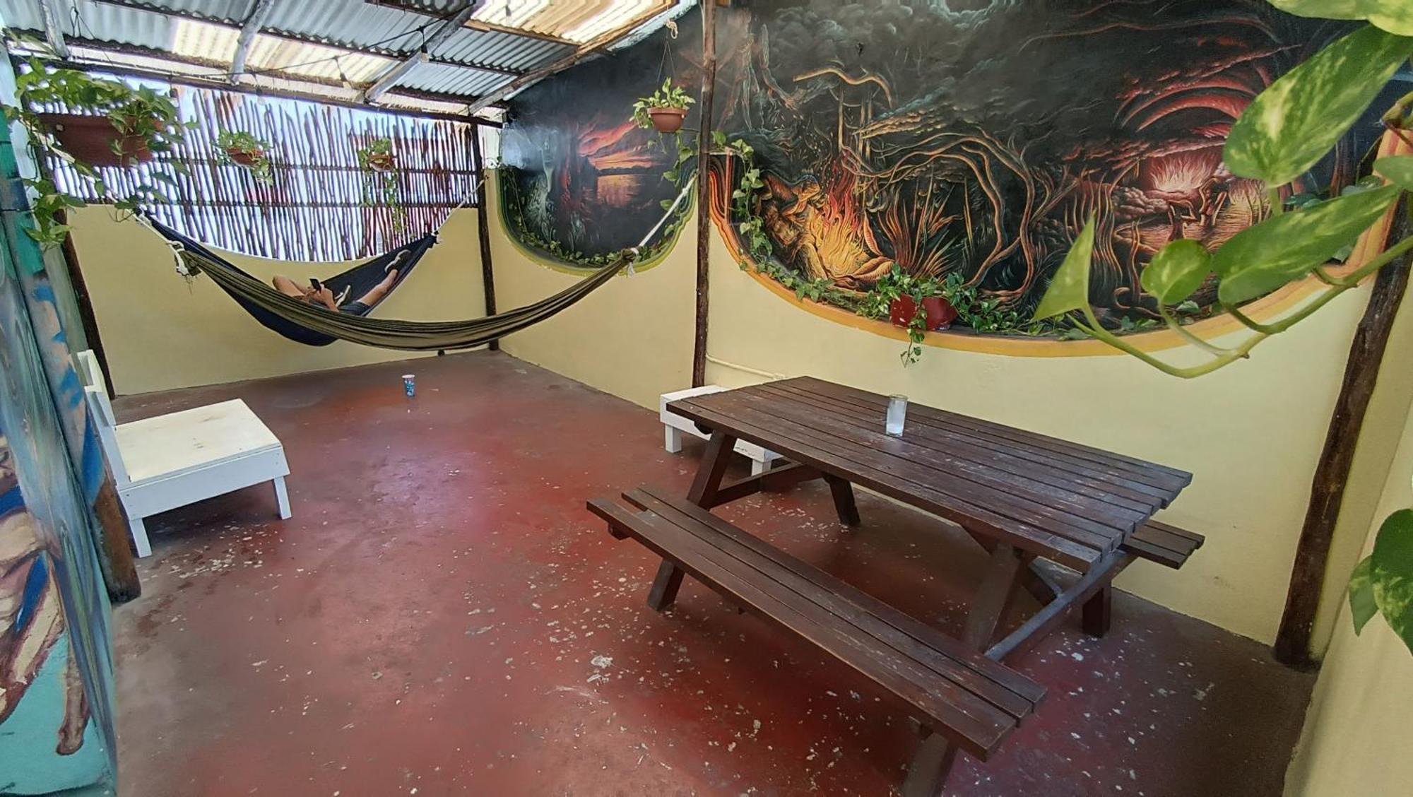 Tres Mundos Albergue