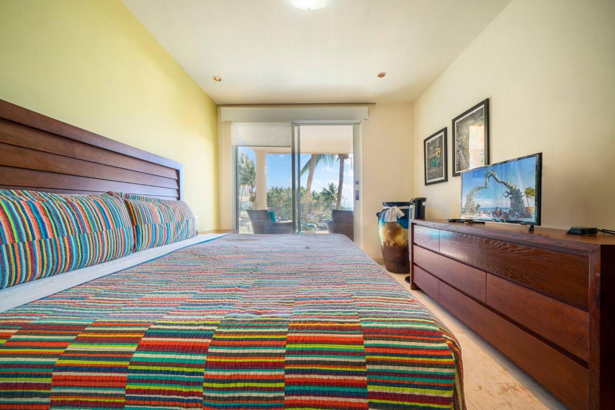 Ocean View Condo - 2 Bedrooms - At The Elements Condos - Castillo De Arena
