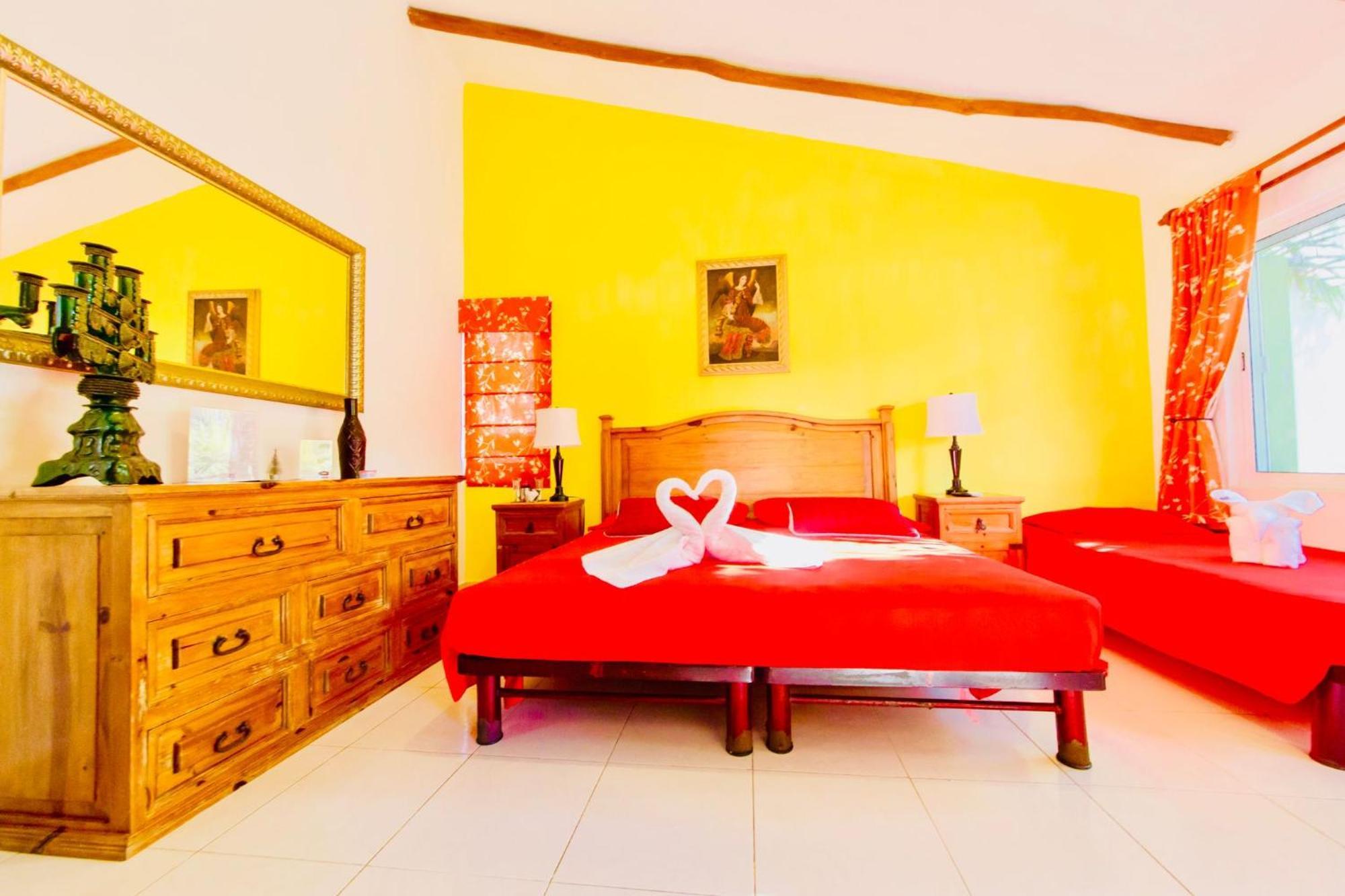 Guest house Executive Comfort With Swimming Pool Air Conditioning And Parking Playa del Carmen