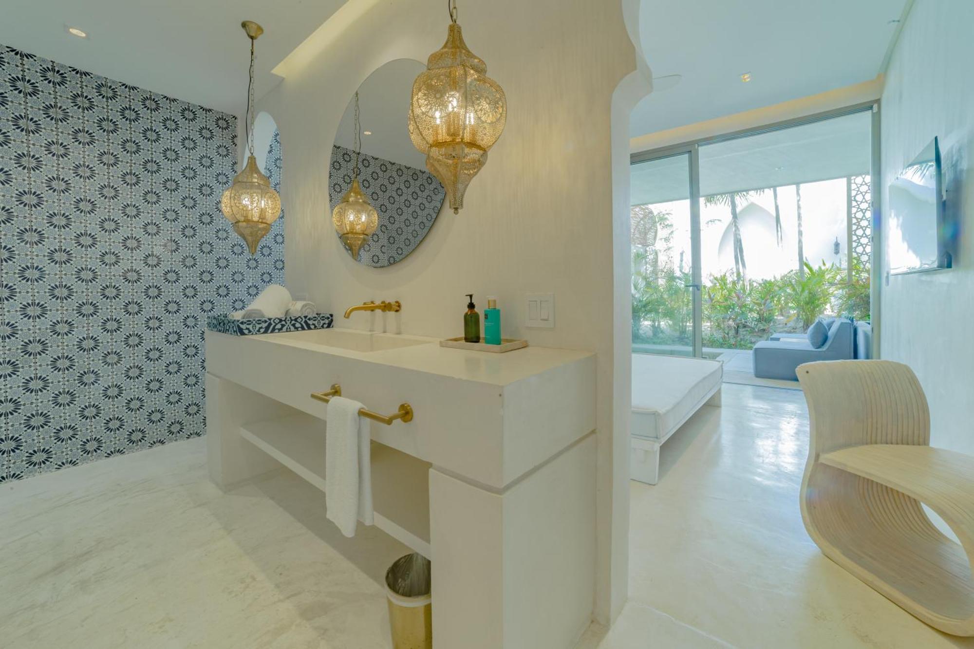 Sana Beachfront Boutique 5*