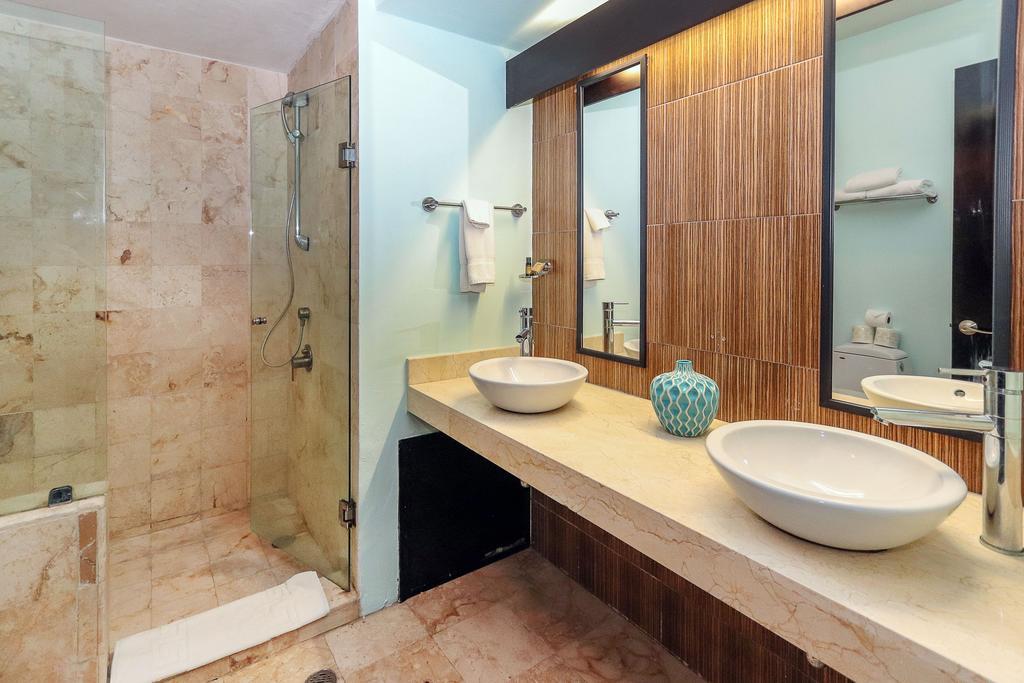 Apartment Beachfront Condo, 2 Bedroom - Ocean View At Corto Maltes