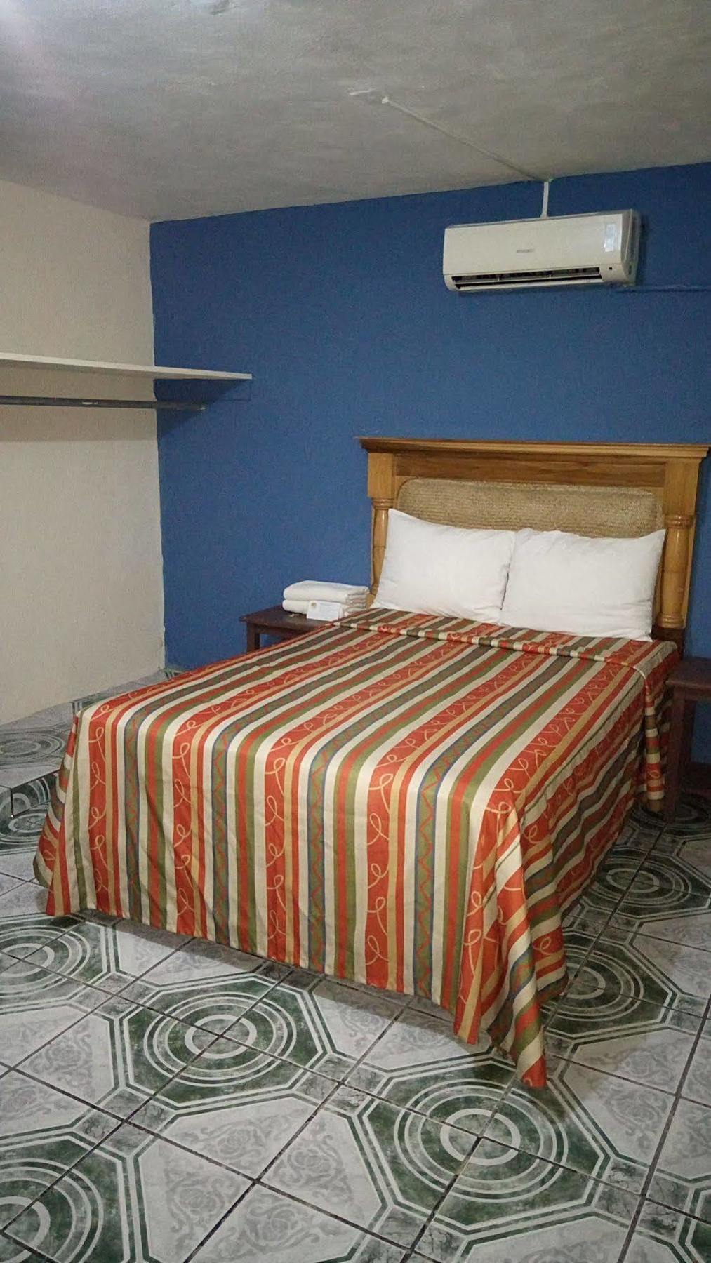 La Alegria Hotel