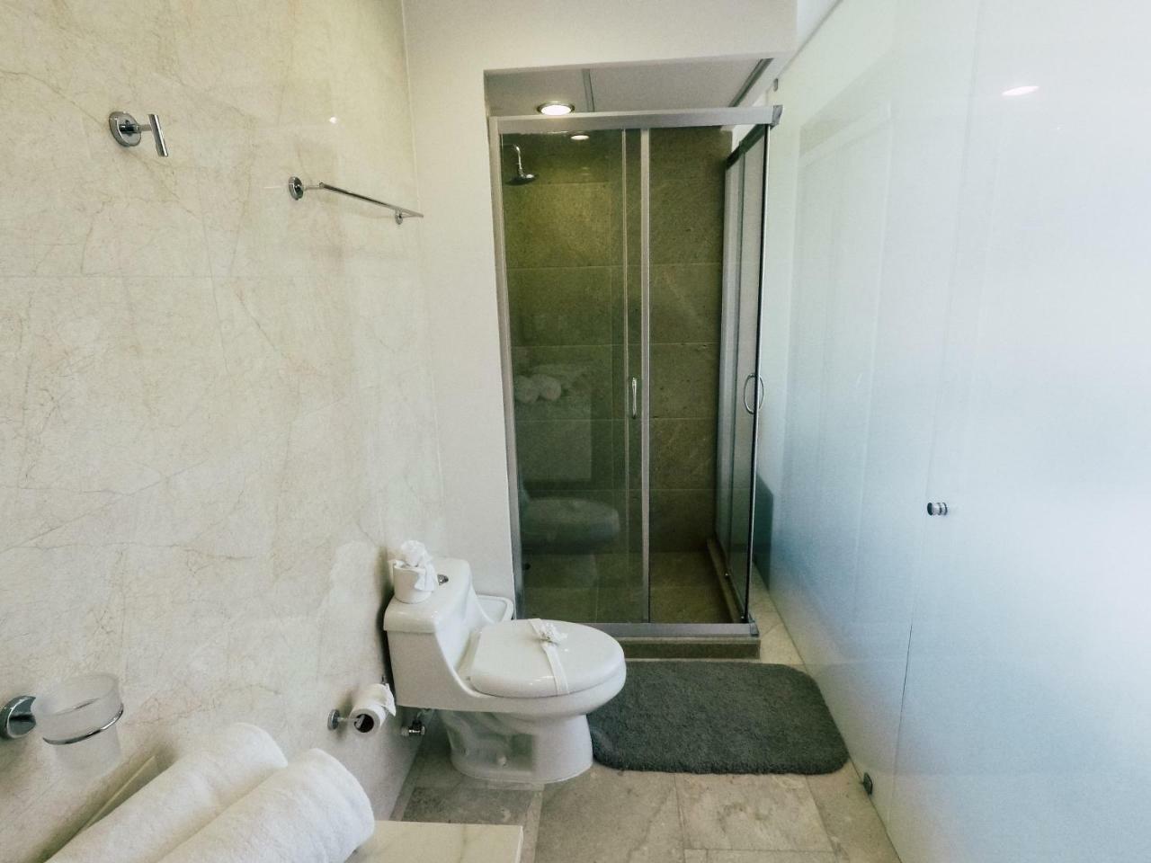 Menesse 32 Luxury By Mikitito *