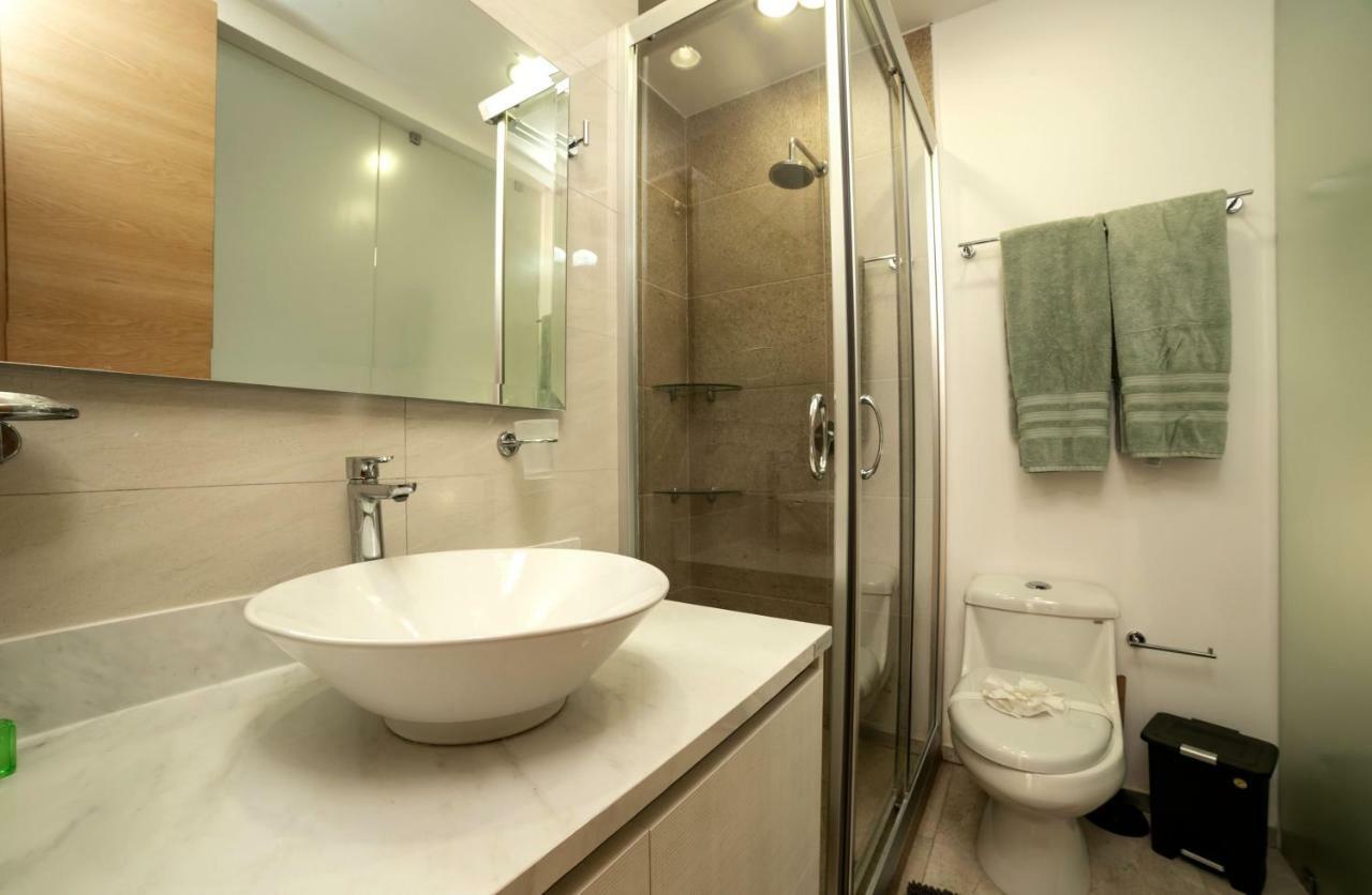 Menesse 32 Luxury By Mikitito