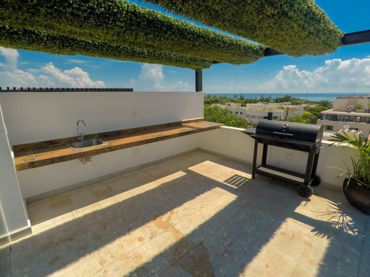Menesse 32 Luxury By Mikitito