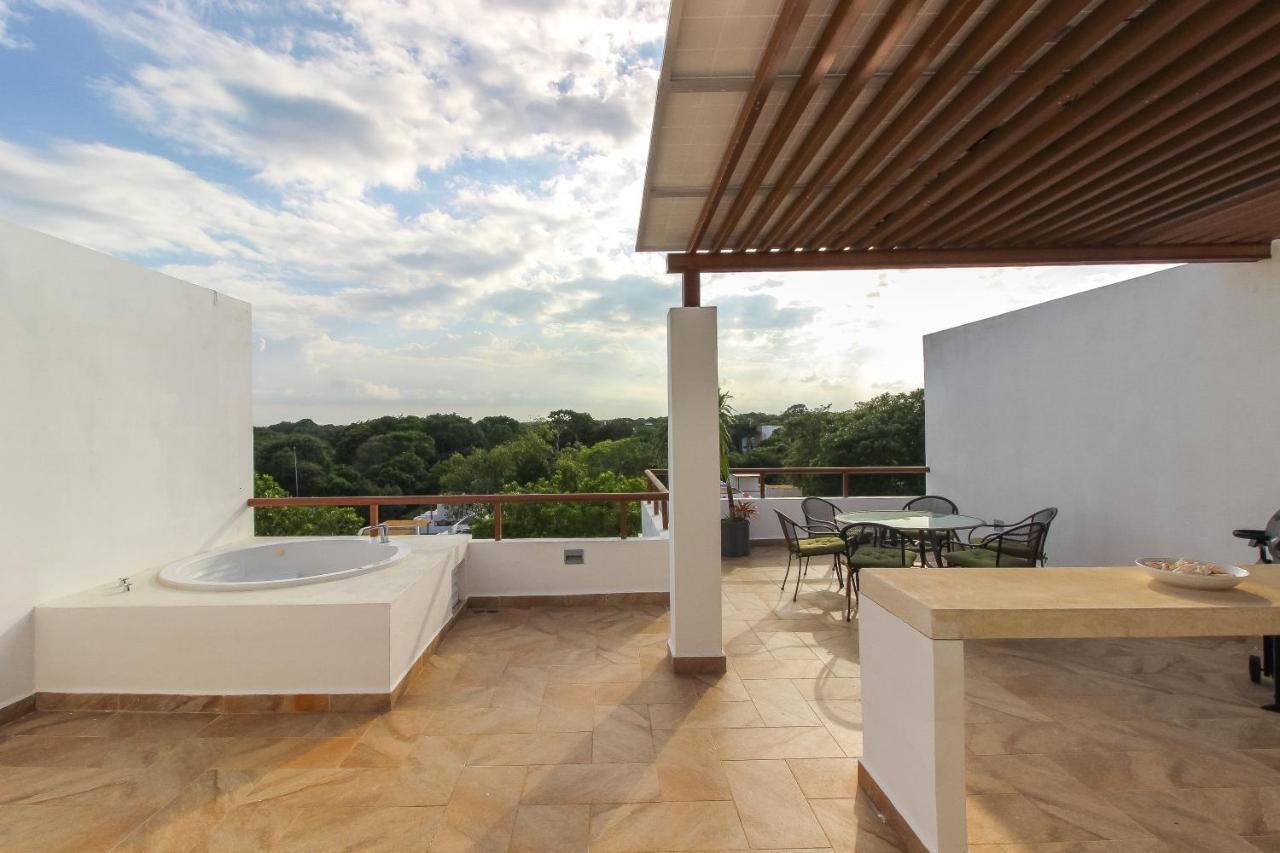 Penthouses With Private Rooftop & Hot Tub In Grounds Apartment *