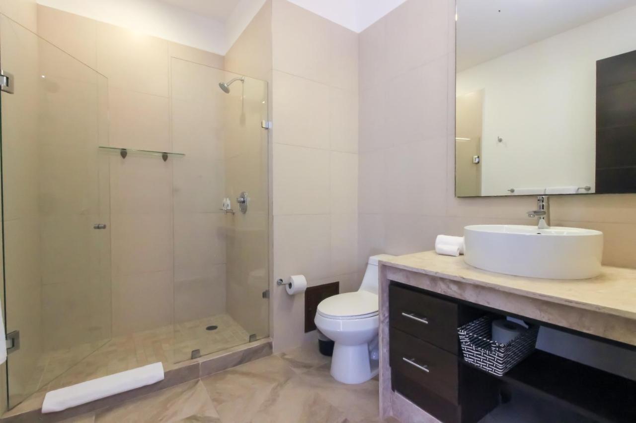 Penthouses With Private Rooftop & Hot Tub In Grounds Apartment