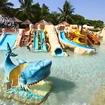 Sandos Caracol Eco Resort & Water Park (Adults Only)