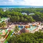 Sandos Caracol Eco Resort & Water Park (Adults Only)
