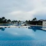 Mareazul Beach Resort