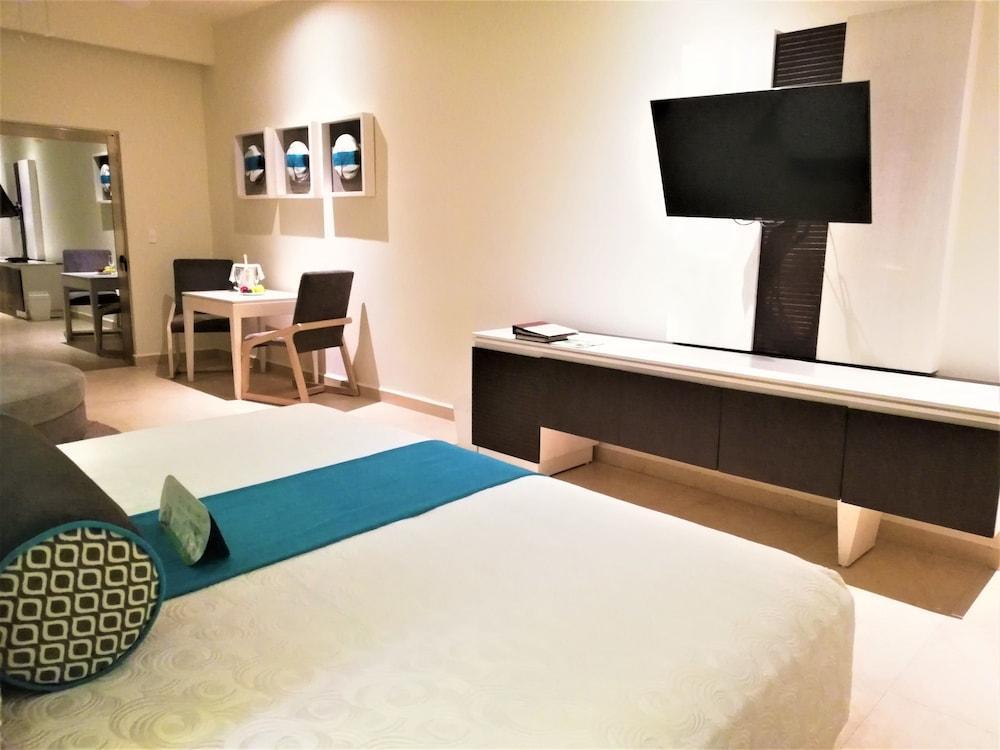 El Dorado Seaside Palms, Catamaran, Ecoturistic Ranch, All & More Inclusive - Adults Only Resort