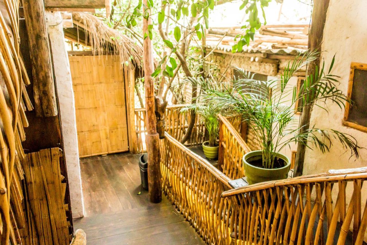 Bambu Gran Palas Hostal Party Albergue