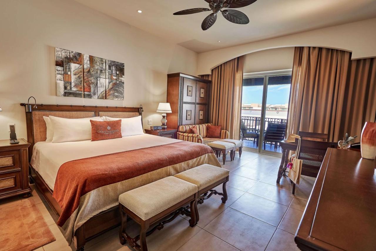 Resort Grand Residences Riviera Cancun, 5*