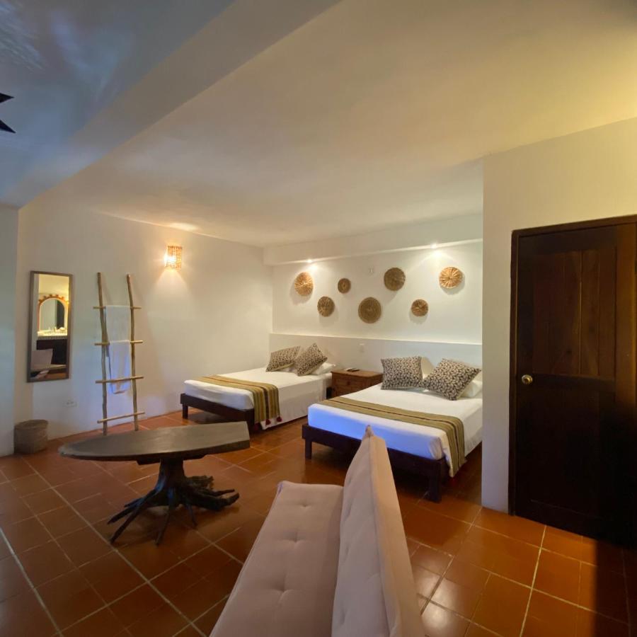 L Hotelito