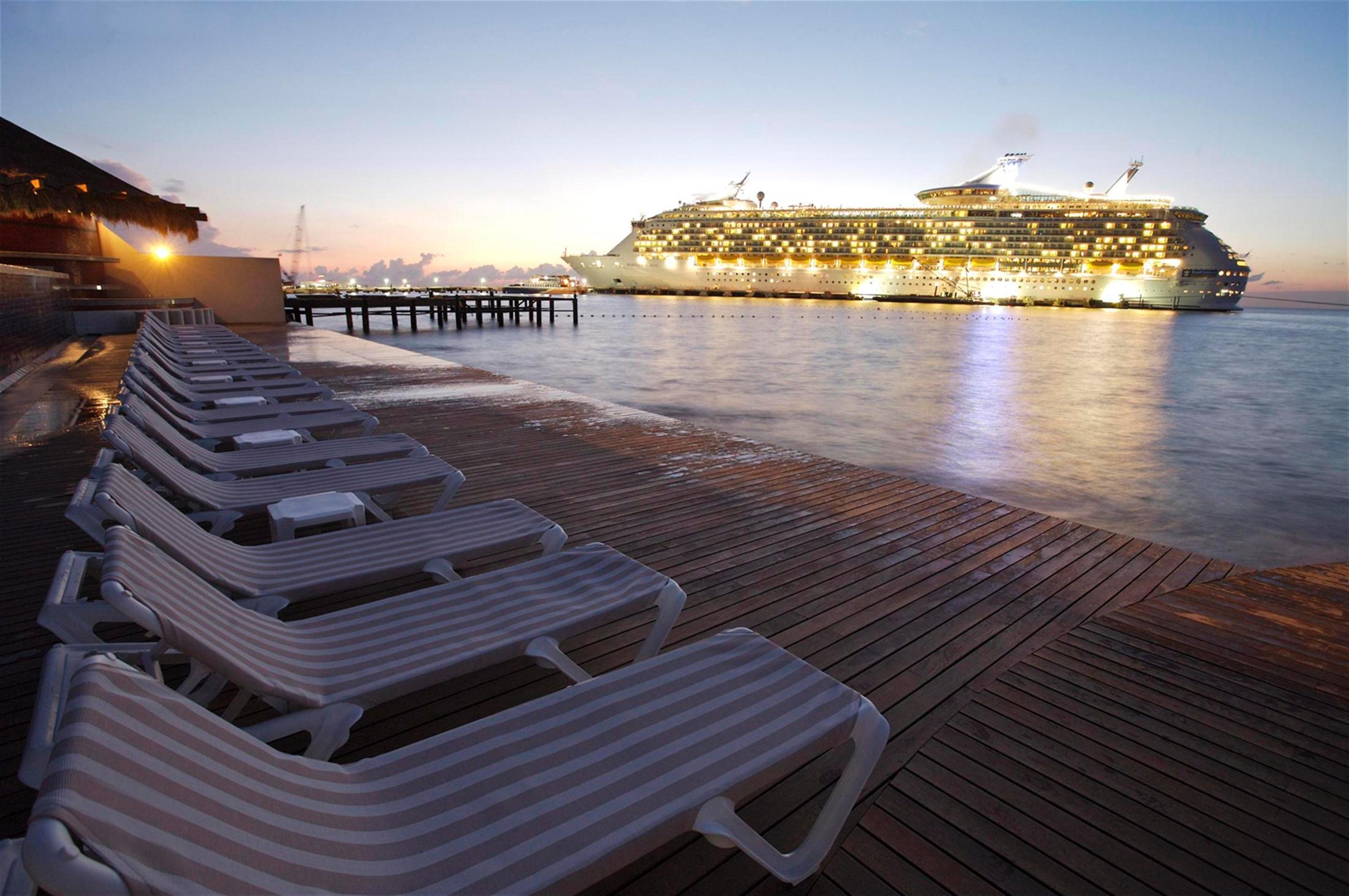Grand Park Royal Resort 5*