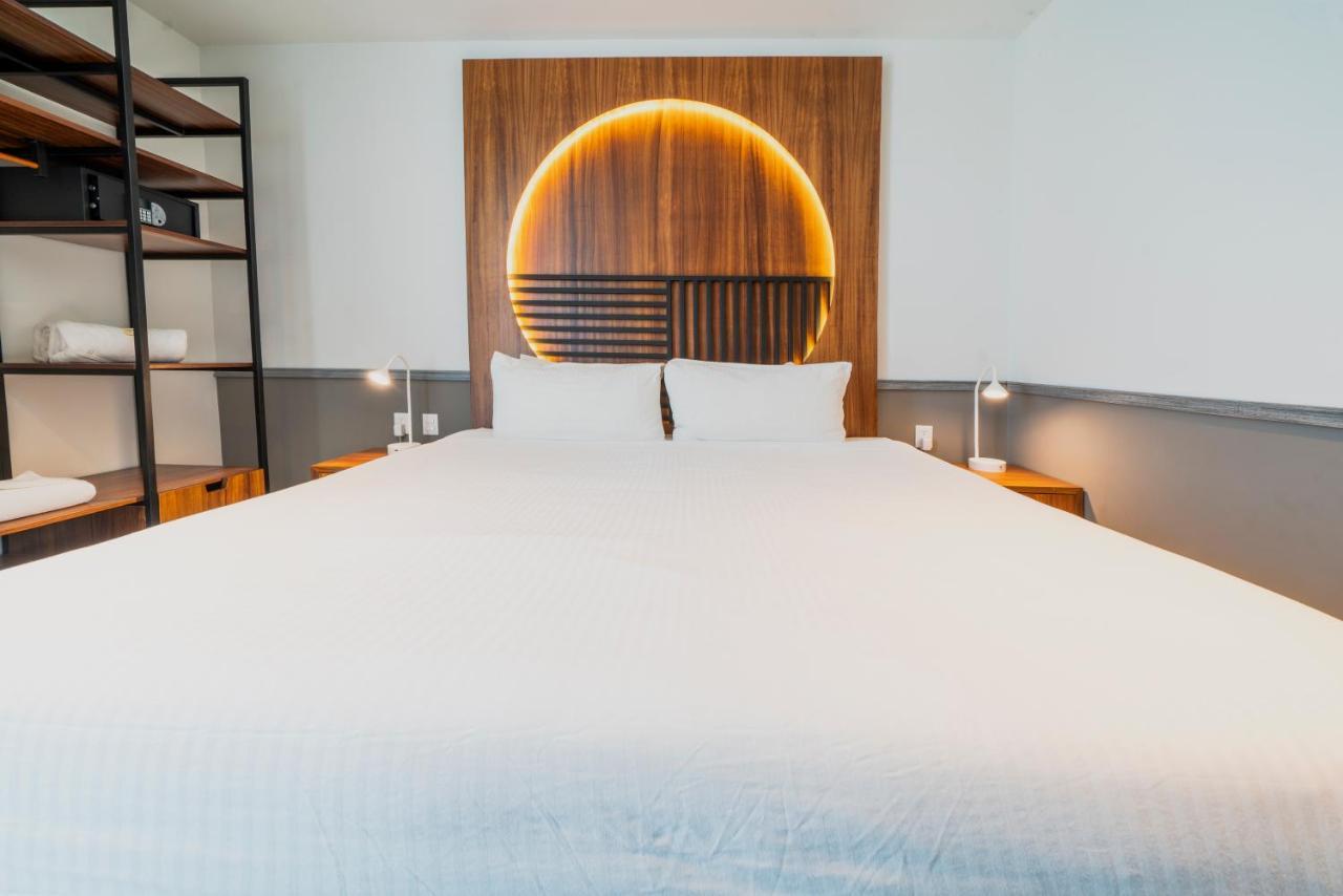 Luxury 2 Bedroom - Beautiful Ocean View At Singular Joy Residences, Jade Apartment