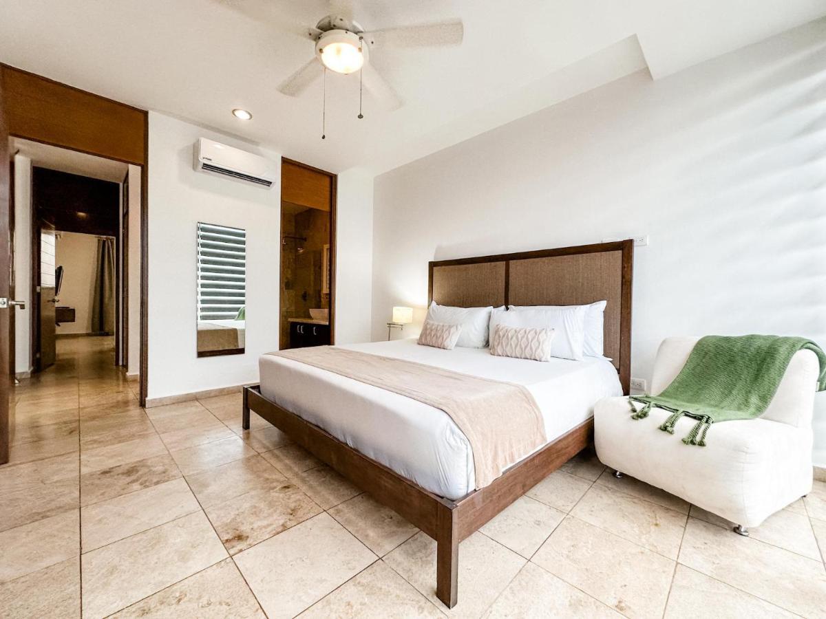 Apartment Dc 1103 Trendy Condo In Mamitas Beach Area Half Block To 5Th Playa del Carmen