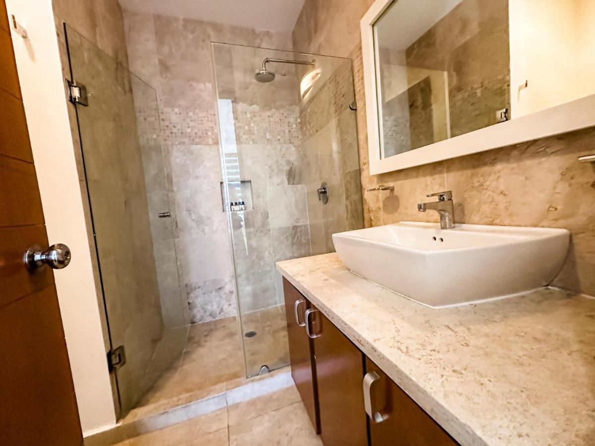 Dc 1103 Trendy Condo In Mamitas Beach Area Half Block To 5Th Apartment