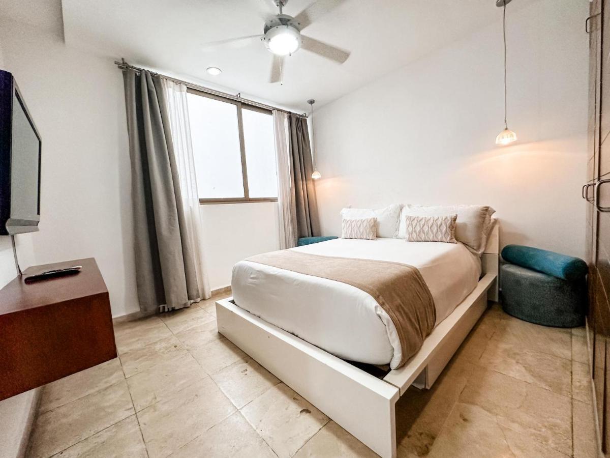 Dc 1103 Trendy Condo In Mamitas Beach Area Half Block To 5Th Apartment