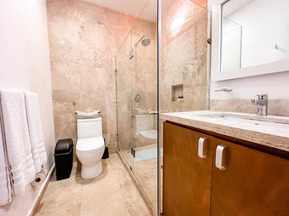 Dc 1103 Trendy Condo In Mamitas Beach Area Half Block To 5Th Apartment Playa del Carmen