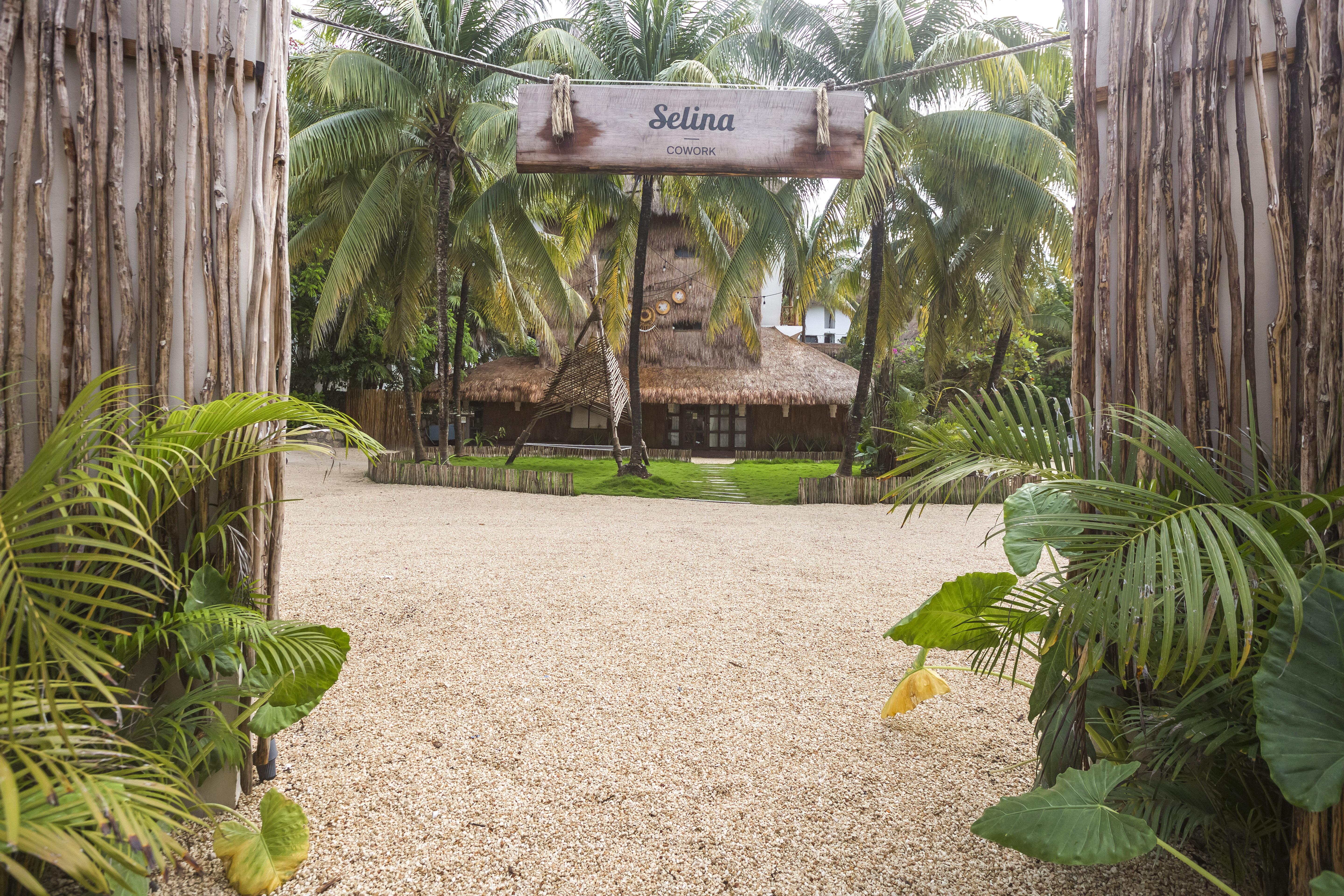 Hotel Mia Tulum Beachfront Resort - Ocean View Suites And Beach Club 4*