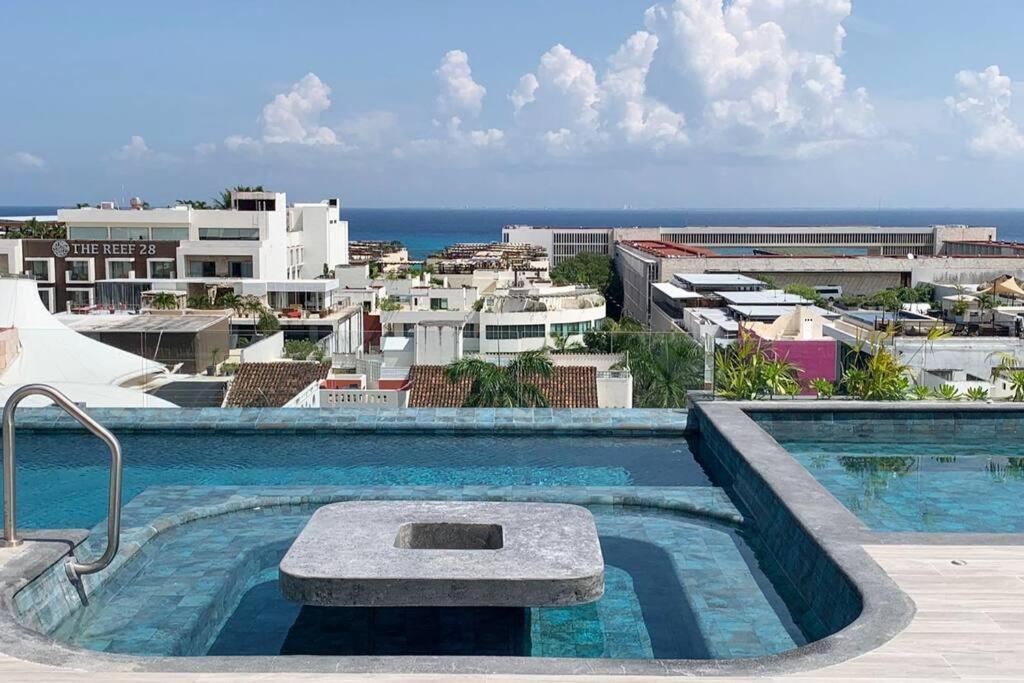 Apartment New! Luxury Floor Condo-steps To 5th-fast Wifi Playa del Carmen