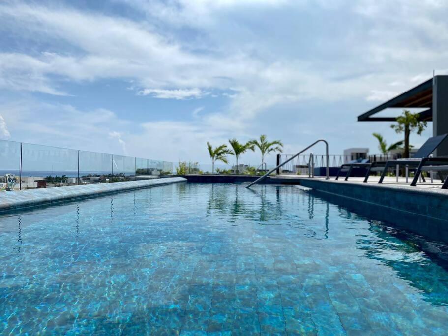 New! Luxury Floor Condo-steps To 5th-fast Wifi Apartment